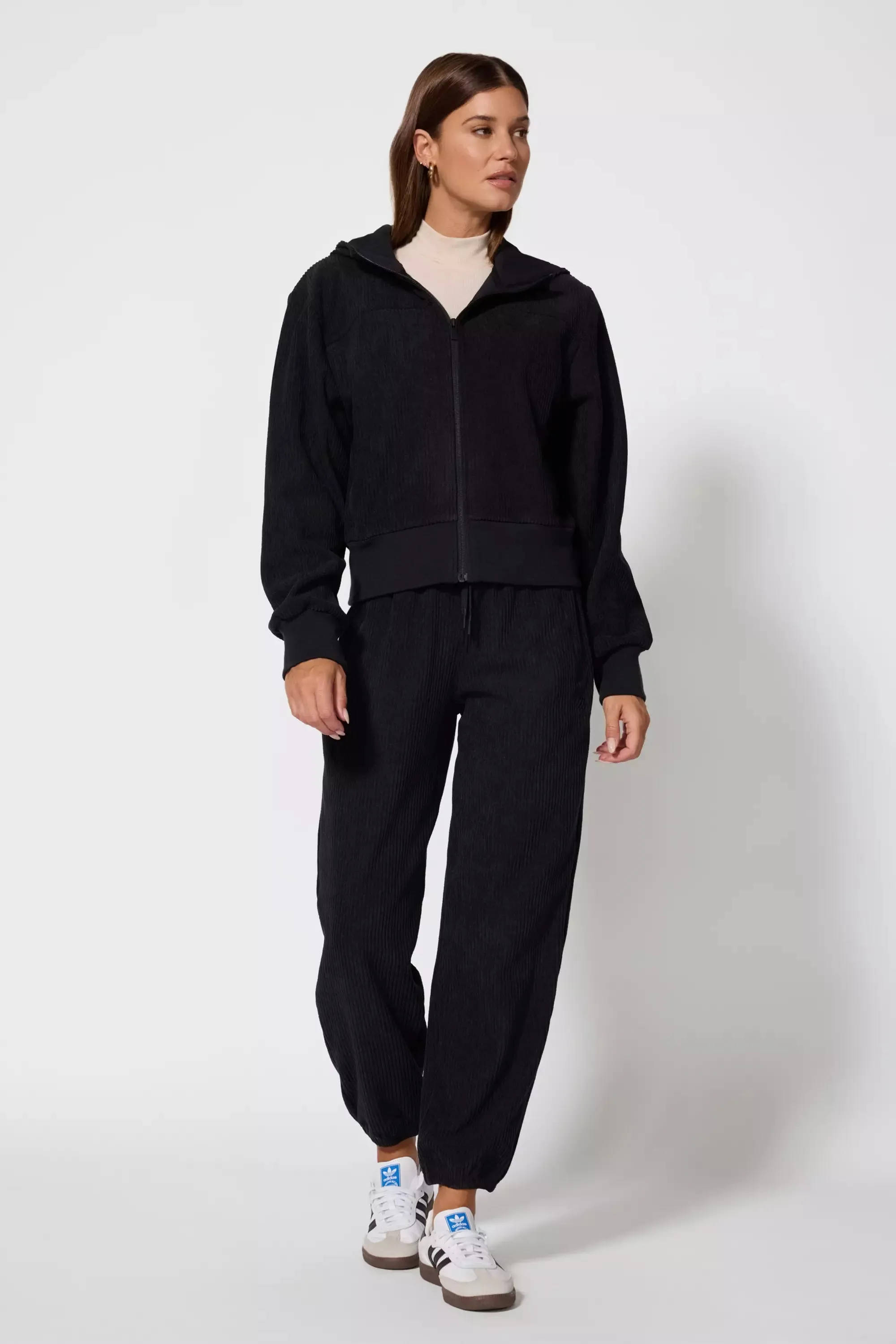 Aura Jogger - Black