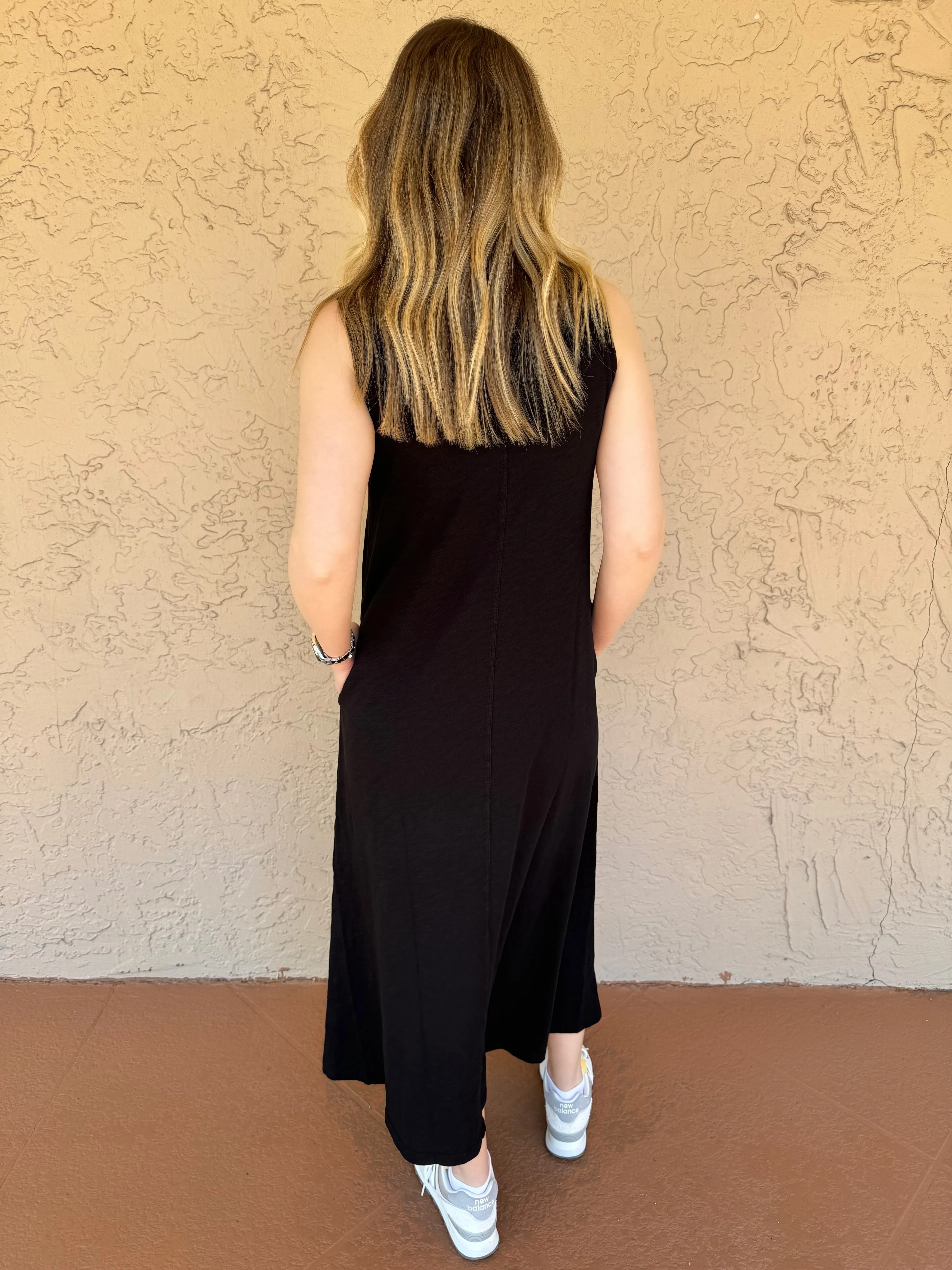 Sleeveless Maxi Dress With Pockets - Black